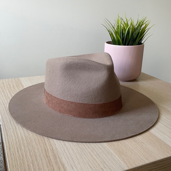 Gigi Pip Accessories - Gigi Pip Fedora in Brown